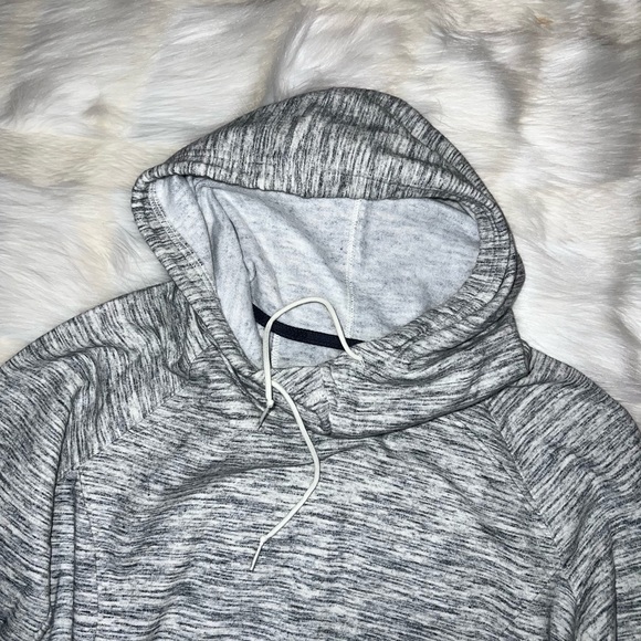 Under Armour | Women’s Grey Storm Fitted Hoodie Medium - Picture 5 of 8
